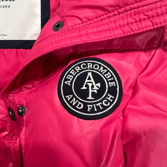 Abercrombie & Fitch Bright Pink Puffer Vest - Picture 4 of 5